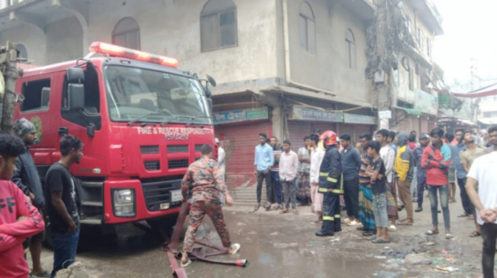 টঙ্গীতে মার্কেটে আগুন, দগ্ধ ৬