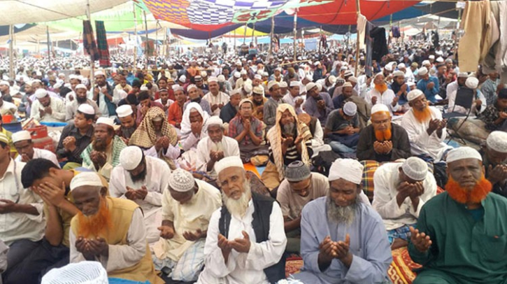 দ্বিতীয় পর্বের আখেরি মোনাজাতে শেষ হলো বিশ্ব ইজতেমা