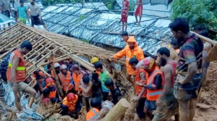 রোহিঙ্গা ক্যাম্পে পাহাড় ধস, নিহত বেড়ে ১০