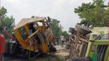 কুমিল্লায় বাস-ট্রাক-কাভার্ডভ্যানের ত্রিমুখী সংঘর্ষ, আহত ২০