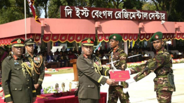 ইস্ট বেঙ্গল রেজিমেন্টের রিক্রুট ব্যাচের কুচকাওয়াজ অনুষ্ঠিত