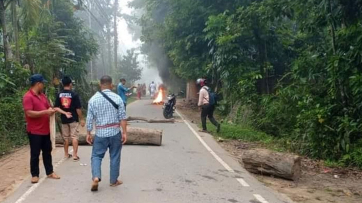 খাগড়াছড়িতে চলছে সকাল-সন্ধ্যা অবরোধ 