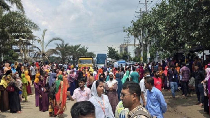 আন্দোলনের মুখে সাভারের ৬০ পোশাক কারখানা বন্ধ