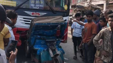 চট্টগ্রামে বাসের ধাক্কায় স্কুল শিক্ষার্থীসহ, নিহত ৩